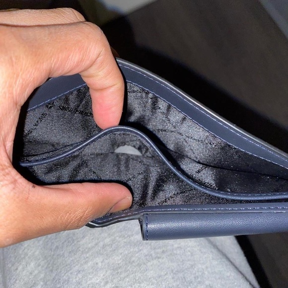 Michael Kors Wallet - Picture 4 of 4